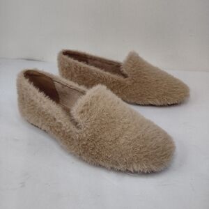 Bamboo women's loafer size (6)